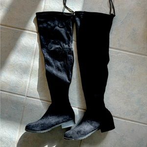 UNISA OVER THE KNEE BOOTS SIZE 7